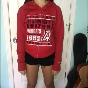 U OF A woman’s zip up jacket
